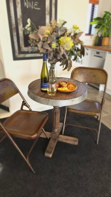 Apartment 2 - Haddin Court - Stunning Executive Blenheim Buitenkant foto