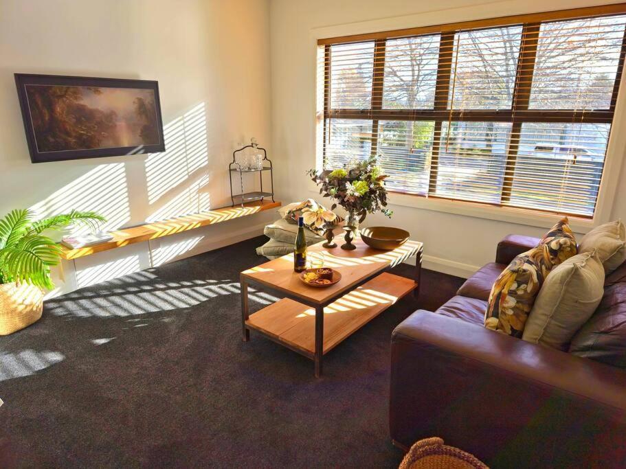Apartment 2 - Haddin Court - Stunning Executive Blenheim Buitenkant foto